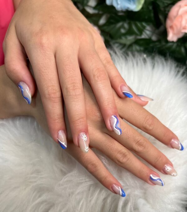 Manicure - Image 3